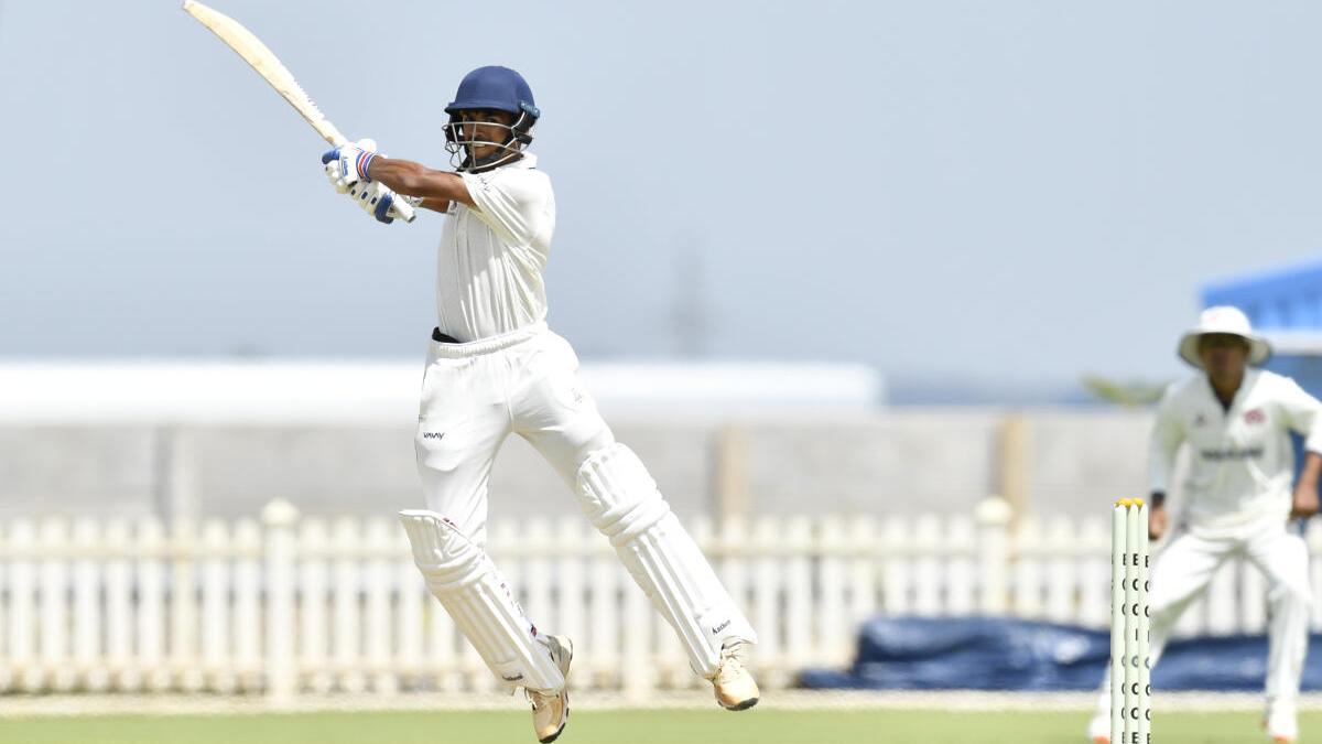 Ranji Trophy 2025-26: Vimal Khumar’s ton gives Tamil Nadu first-innings lead against Baroda on Day 3
